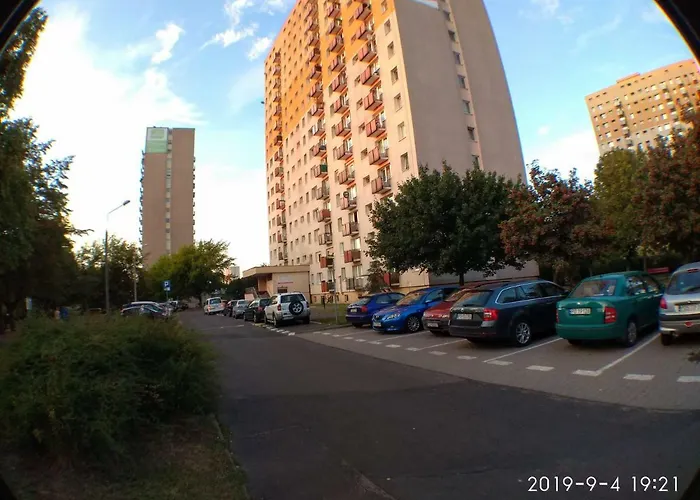 아파트 2020 Zwyciestwa 18 - Mieszkanie / Kawalerka / *